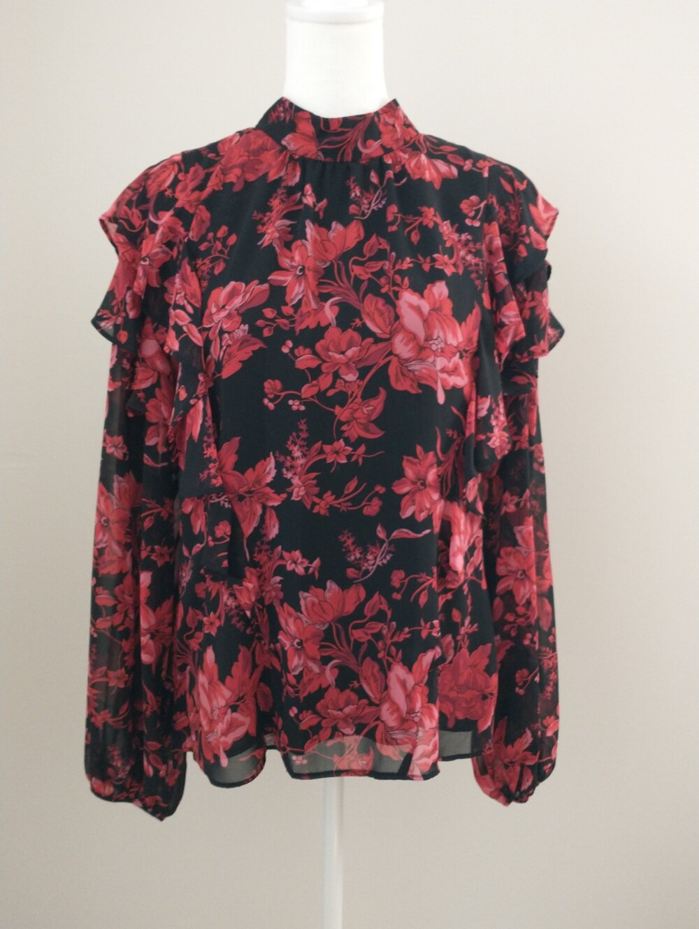 Vince Camuto Floral Long-Sleeve Blouse with Ruffles M